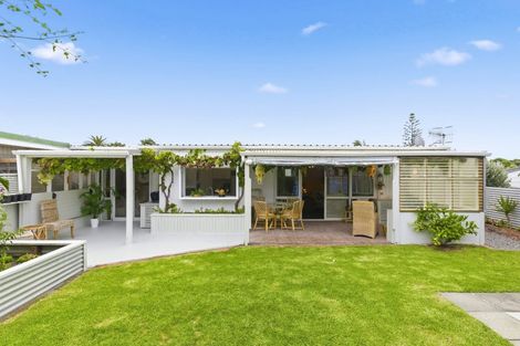 Photo of property in 49a Olive Terrace, Paraparaumu Beach, Paraparaumu, 5032