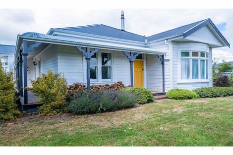 Photo of property in 43 Rhodes Street, Waimate, 7924