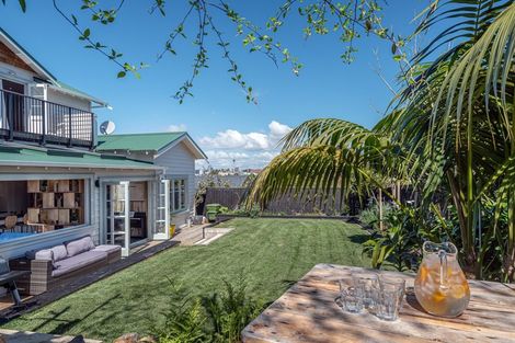 Photo of property in 200 Queen Street, Northcote Point, Auckland, 0627