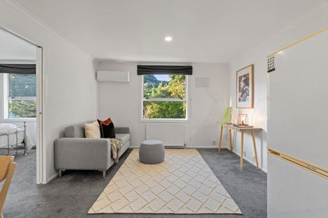 Photo of property in 16 Doris Gordon Crescent, Crofton Downs, Wellington, 6035