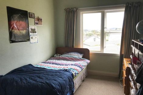 Photo of property in 25 Omar Street, Khandallah, Wellington, 6035