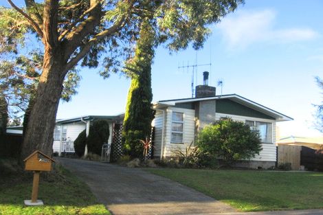 Photo of property in 7 Dunk Place, Milson, Palmerston North, 4414