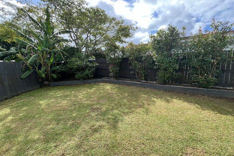 Photo of property in 2/25 Silver Creek Road, Weymouth, Auckland, 2103