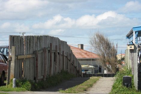Photo of property in 29 Cross Street, Castlecliff, Wanganui, 4501