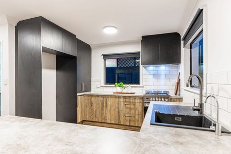 Photo of property in 2/26 Forest Hill Road, Henderson, Auckland, 0612