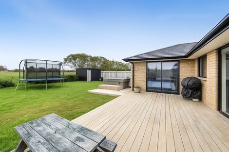 Photo of property in 1 Macbeth Street, Stratford, 4332