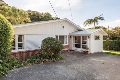 Photo of property in 44 Homewood Crescent, Karori, Wellington, 6012