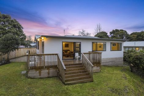 Photo of property in 7a Taioma Crescent, Te Atatu Peninsula, Auckland, 0610