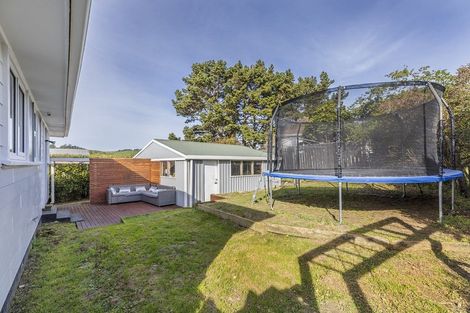 Photo of property in 35 Beauzami Crescent, Ascot Park, Porirua, 5024