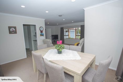 Photo of property in 2 Matuhi Rise, Henderson, Auckland, 0612