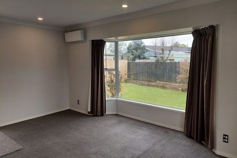 Photo of property in 98 Oakfield Crescent, Pukete, Hamilton, 3200
