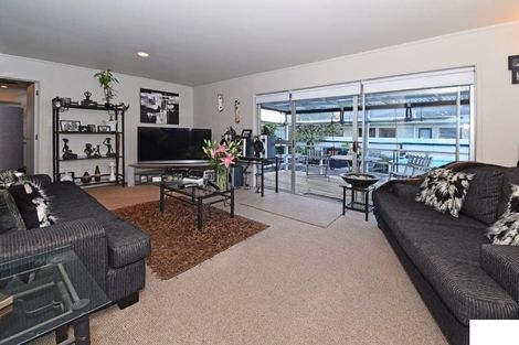 Photo of property in 6 Huber Street, Weymouth, Auckland, 2103