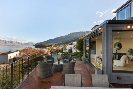 Photo of property in 17 The Terrace, Queenstown, 9300
