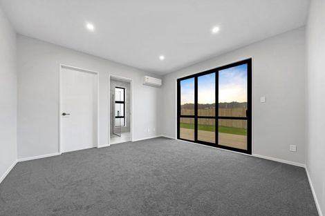 Photo of property in 5 Paihere Street, Huapai, Kumeu, 0810