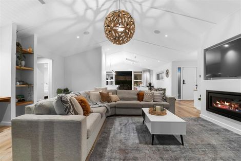 Photo of property in 43 Great West Road, Matipo Heights, Rotorua, 3015