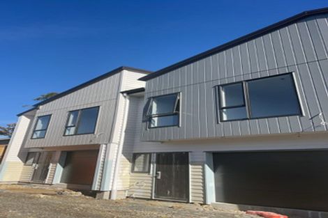 Photo of property in 2/30a Tirimoana Road, Te Atatu South, Auckland, 0602