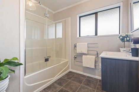 Photo of property in 19 Park View Avenue, Feilding, 4702