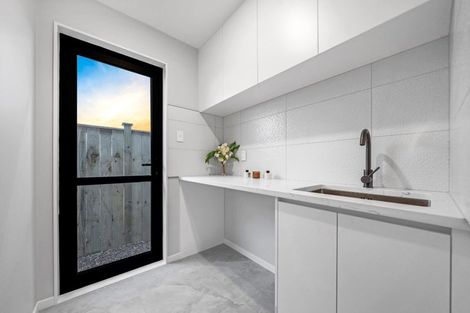 Photo of property in 5 Paihere Street, Huapai, Kumeu, 0810