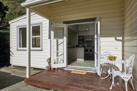 Photo of property in 125 Wellington Street, Picton, 7220