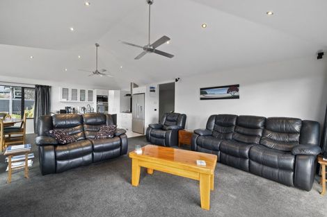 Photo of property in 2 Botanical Heights Drive, Waipahihi, Taupo, 3330