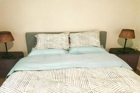 Photo of property in 2/5 Keldale Place, Forrest Hill, Auckland, 0620