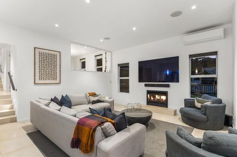 Photo of property in 194 Greenhithe Road, Greenhithe, Auckland, 0632