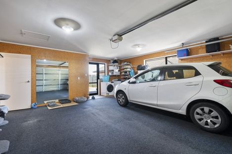 Photo of property in 36 Geneva Terrace, Kelvin Grove, Palmerston North, 4414