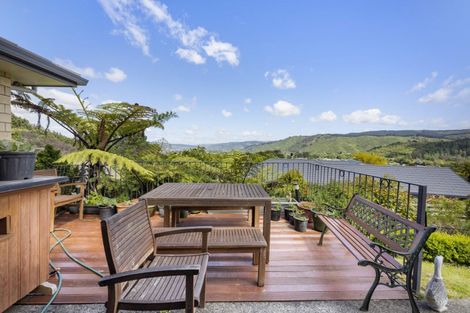 Photo of property in 32 Mount Marua Drive, Timberlea, Upper Hutt, 5018