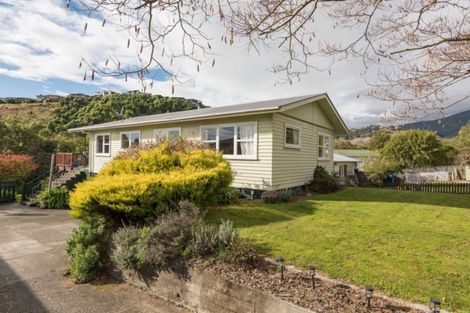 Photo of property in 42 Cawthron Crescent, Annesbrook, Nelson, 7011