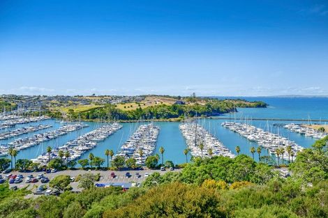 Photo of property in 52 Balboa Drive, Matakatia, Whangaparaoa, 0930