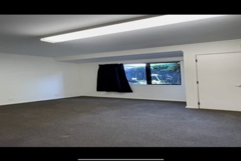 Photo of property in 2/5 Tahinga Street, Northcote, Auckland, 0627