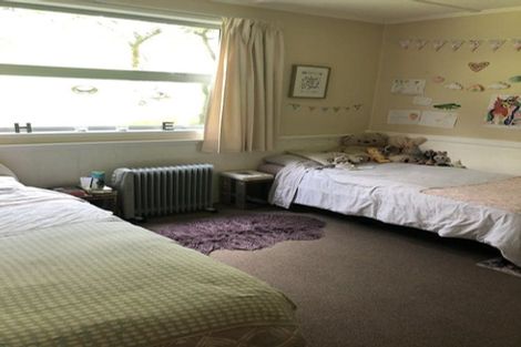 Photo of property in 32 Domain Crescent, Muriwai, Waimauku, 0881