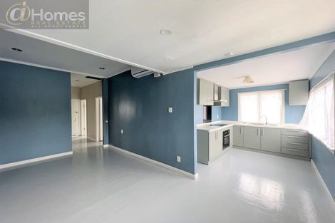 Photo of property in 13 Lavelle Road, Henderson, Auckland, 0612