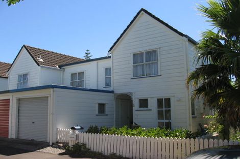 Photo of property in 14/1 Woodbridge Lane, Milford, Auckland, 0620
