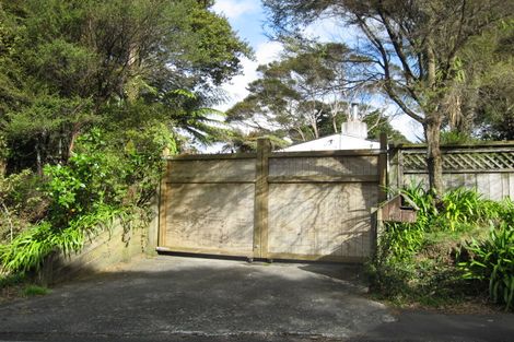 Photo of property in 830 West Coast Road, Waiatarua, Auckland, 0604