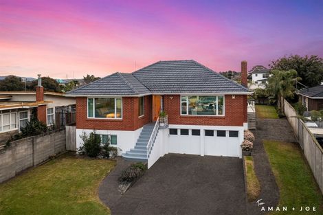 Photo of property in 444 Old Te Atatu Road, Te Atatu Peninsula, Auckland, 0610