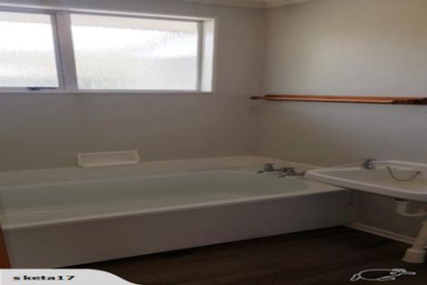 Photo of property in 51b Gemstone Drive, Birchville, Upper Hutt, 5018