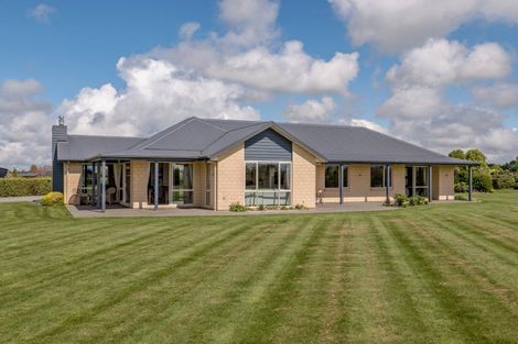 Photo of property in 13 Whitcombe Place, Darfield, 7571