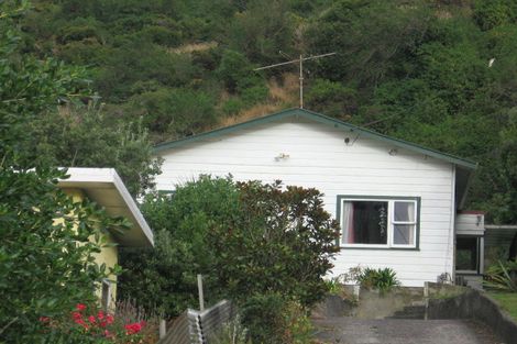 Photo of property in 115 Happy Valley Road, Owhiro Bay, Wellington, 6023