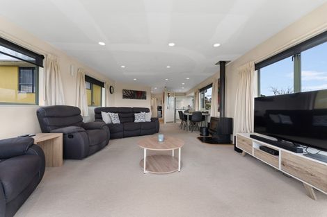 Photo of property in 3a Hillcrest Street, Glen Avon, New Plymouth, 4312