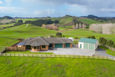 Photo of property in 932 Wharehine Road, Wharehine, Wellsford, 0973