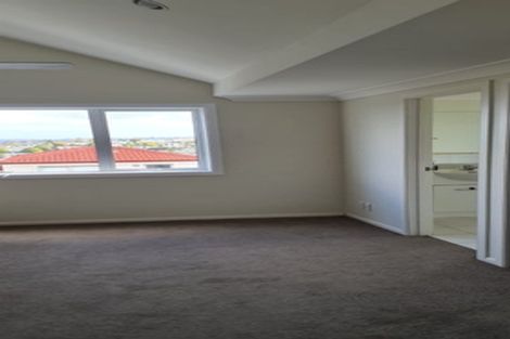 Photo of property in 3/7 Belle Verde Drive, Sunnynook, Auckland, 0630