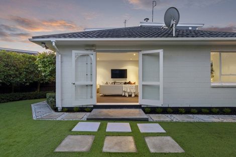 Photo of property in 2/38 Clare Road, St Albans, Christchurch, 8014