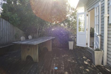 Photo of property in 2 Paparangi Crescent, Paparangi, Wellington, 6037