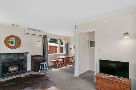 Photo of property in 25 Catherine Crescent, Paparangi, Wellington, 6037