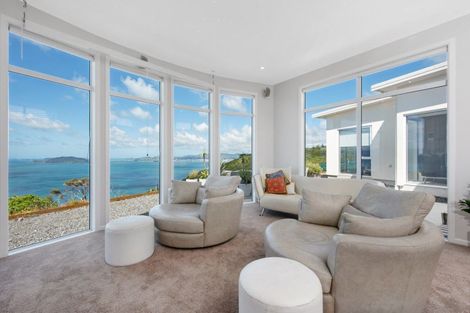 Photo of property in 27 Cromwell Point, Newlands, Wellington, 6037