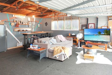 Photo of property in 22 Hennessy Street East, Foxton Beach, Foxton, 4815