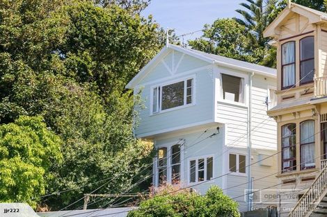 Photo of property in 1 Maarama Crescent, Aro Valley, Wellington, 6021