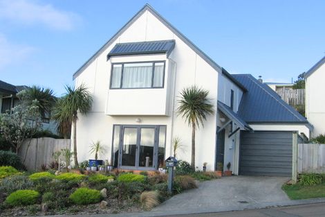 Photo of property in 8a Pelorous Street, Paparangi, Wellington, 6037