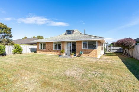 Photo of property in 18 Gandalf Crescent, Paraparaumu, 5032